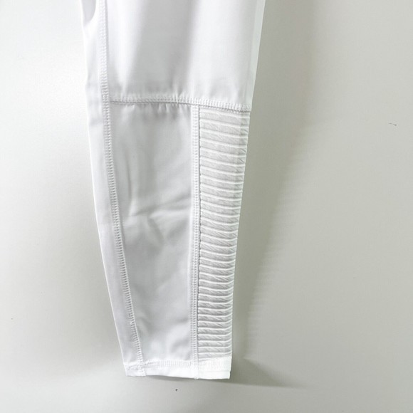 Fabletics High Waisted Motion365 Moto Leggings Women Activewear White Medium NEW - Picture 8 of 12